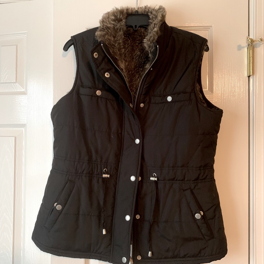 Reversible black/ fur vest